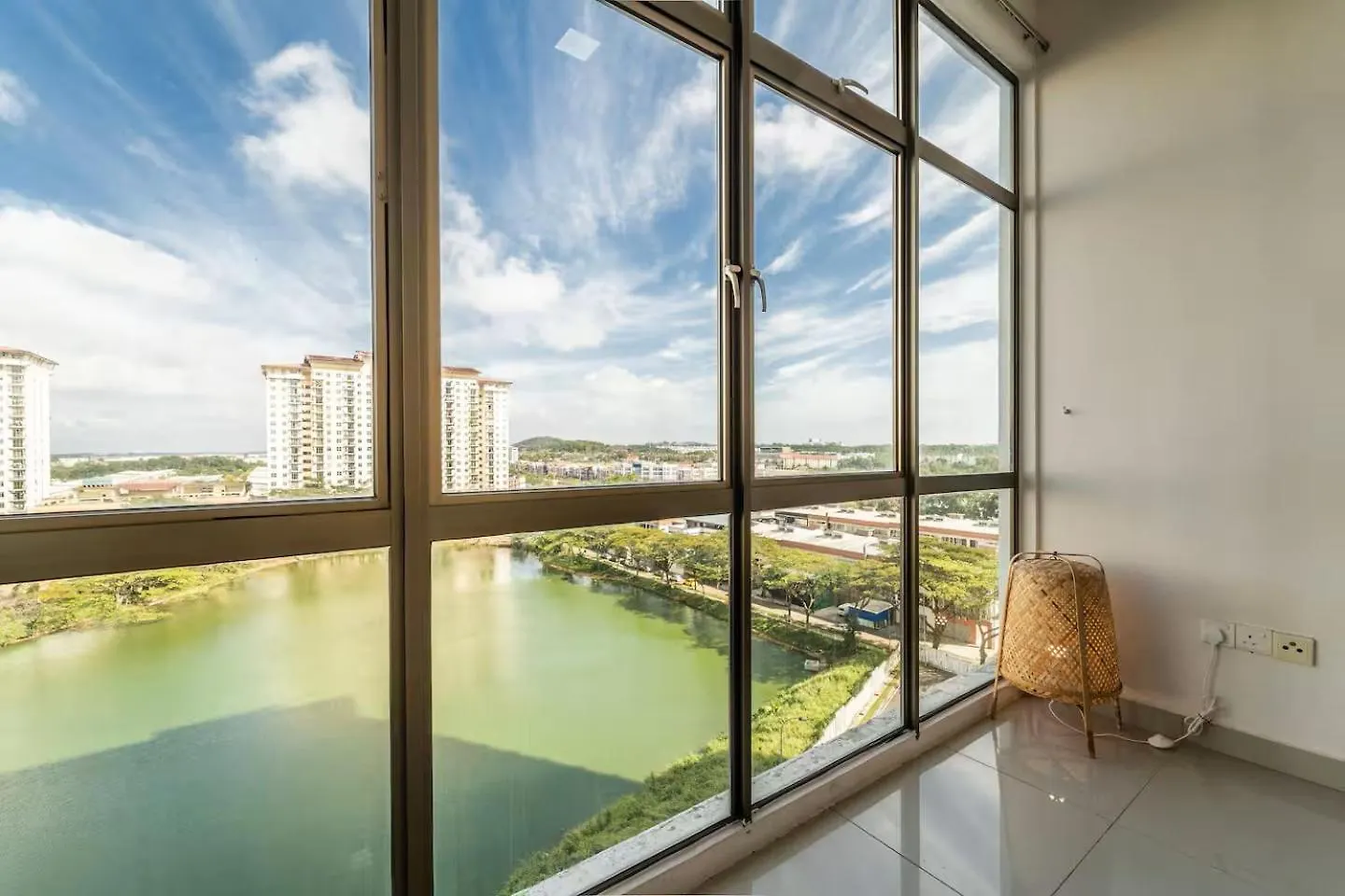 008 Palazio Apertment Sunset Lake View 2 Bedroom Washer Netfix Wifi Johor Bahru Daire